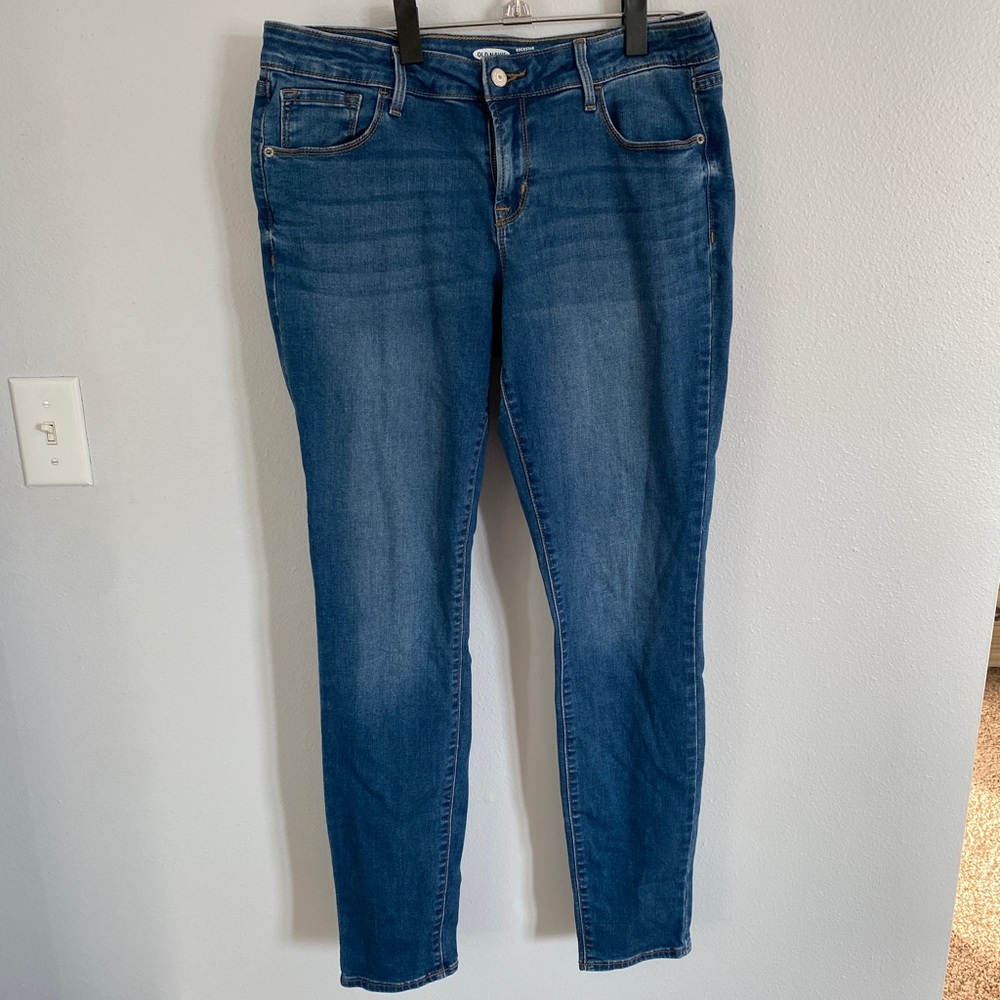 COPY - Old Navy Rockstar Super Skinny Low Rise Jeans